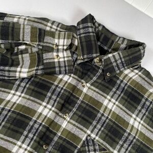 BTC Men's Plaid Flannel Button Up Shirt Green Black White Long Sleeve Size L